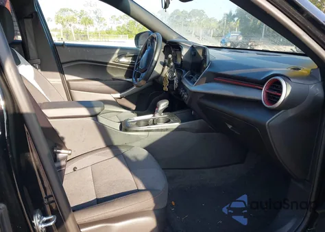 2024 Chevrolet Trax Fwd 1Rs from USA, damaged, VIN KL77LGE29RC078021